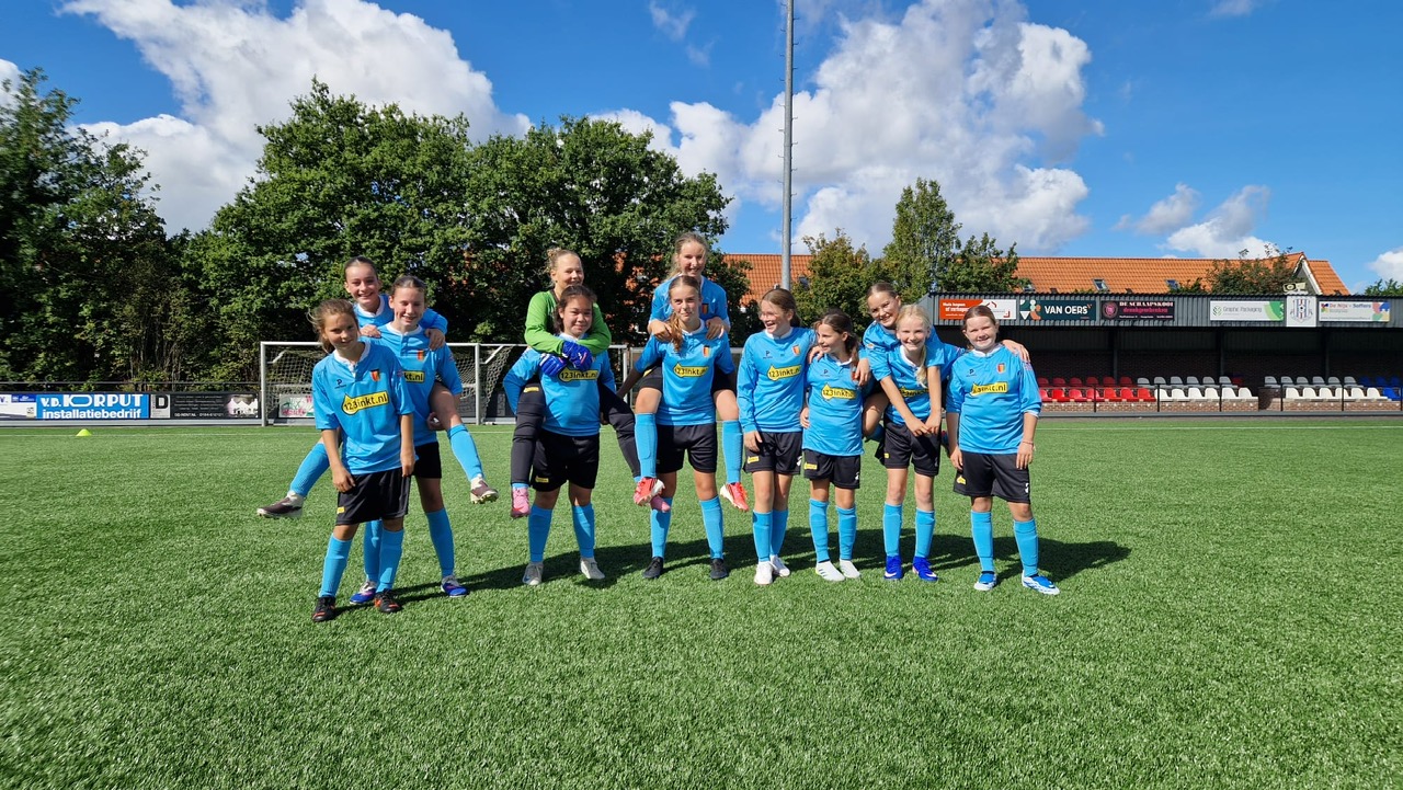 Jeugdwedstrijden 5 september: &quote;...waarbij de scheidsrechter schuldbewust was &quote;.